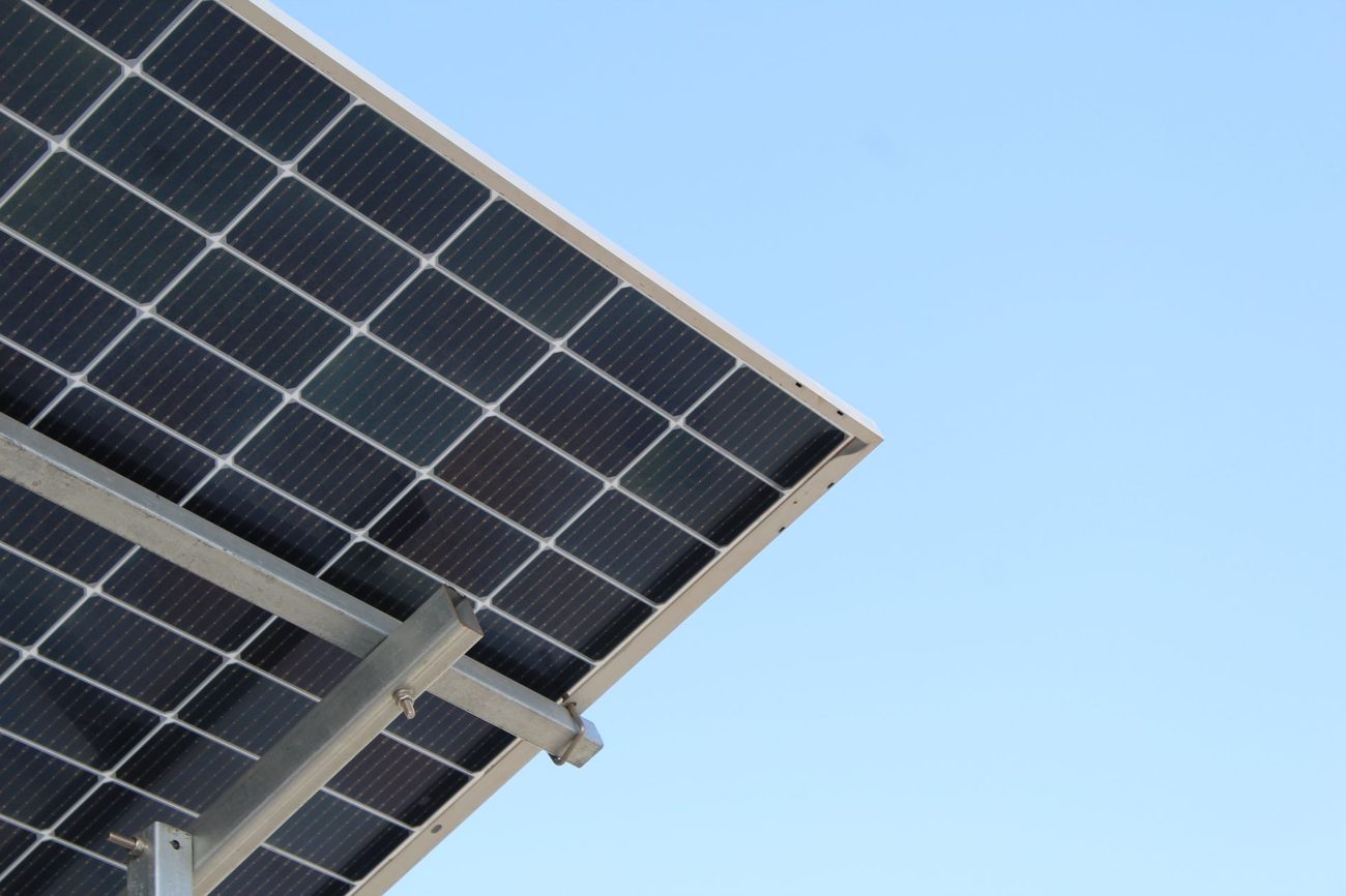 De app van de omvormer: wat al die getallen over je zonnepanelen betekenen